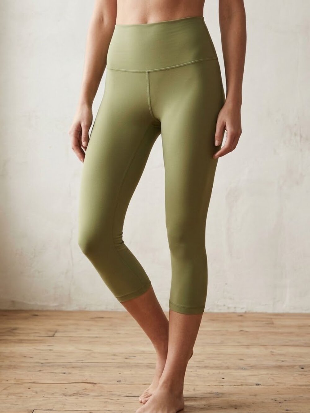 Lululemon Align High-Rise Crop Leggings Size 0 Bronze Green 17" Inseam